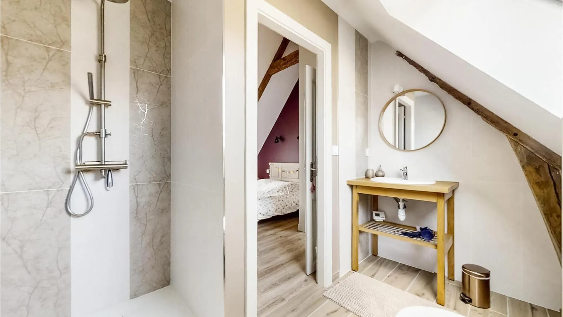 Amazing Home In Lanouee With Wifi